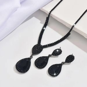 KOMPLE SİYAH TAŞLARLA İŞLENMİŞ TASARIM SET - Görsel 4