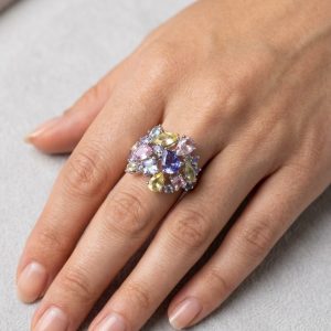 KOMPLE TAŞLARLA İŞLENMİŞ TASARIM YÜZÜK - Görsel 1